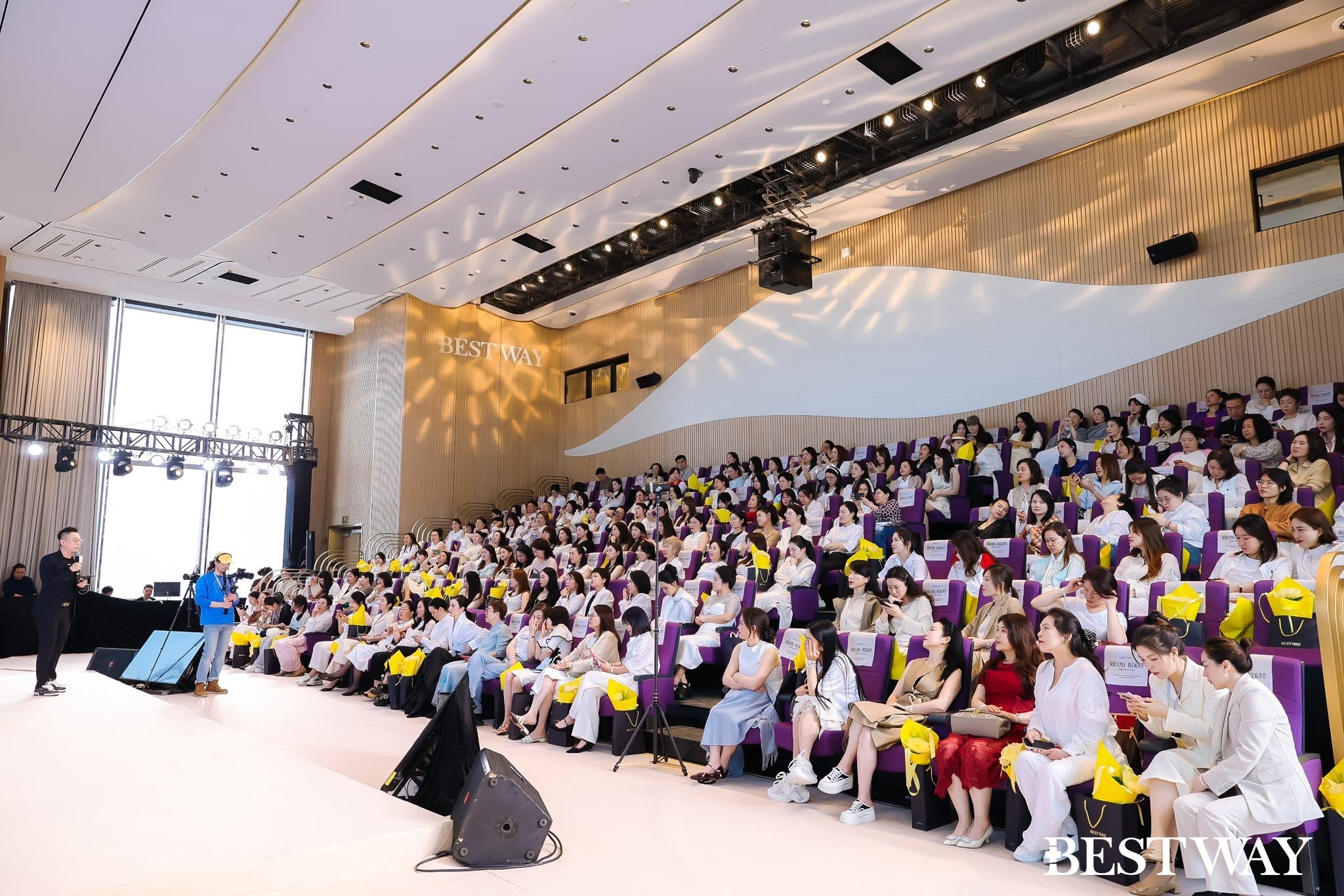 深圳柏荟醫療集團講座現場滿場學員
